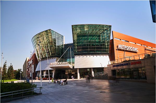Metropolis Shopping Center OOH DOOH
