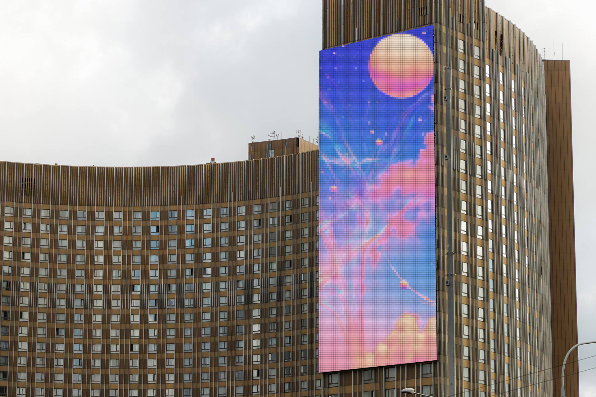 Media Facade at Cosmos Hotel, Moscow 1