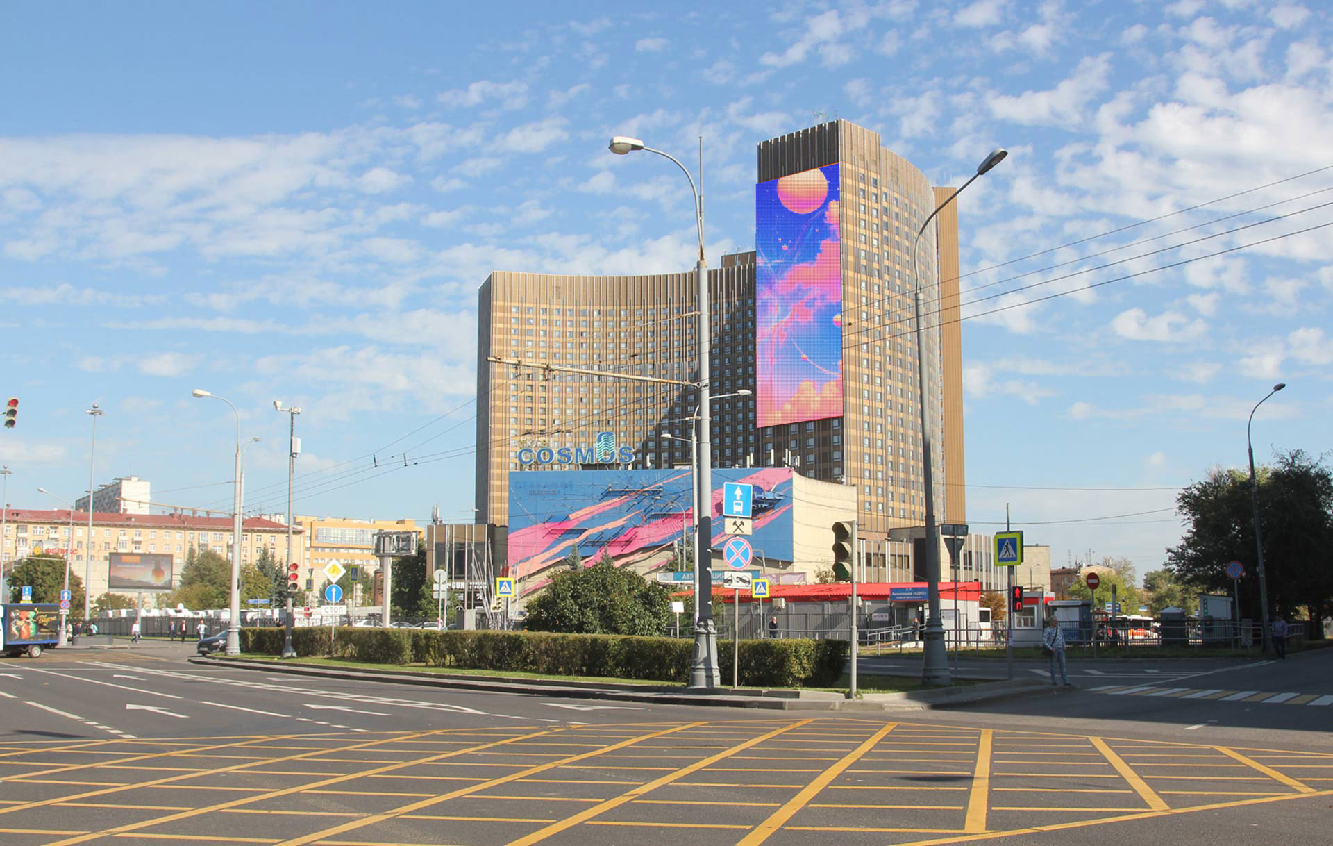 Media Facade at Cosmos Hotel, Moscow 2