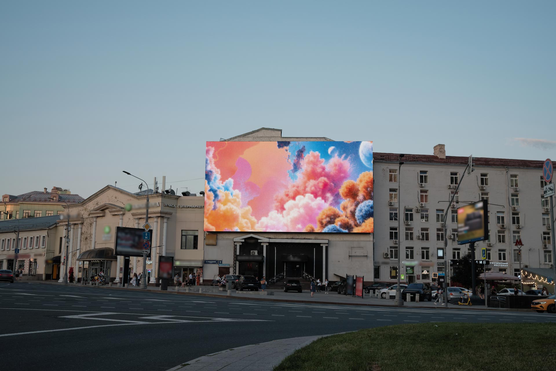 Digital Screen on 1 Bolshie Kamenschiki St. (Taganskaya Sq.) 4