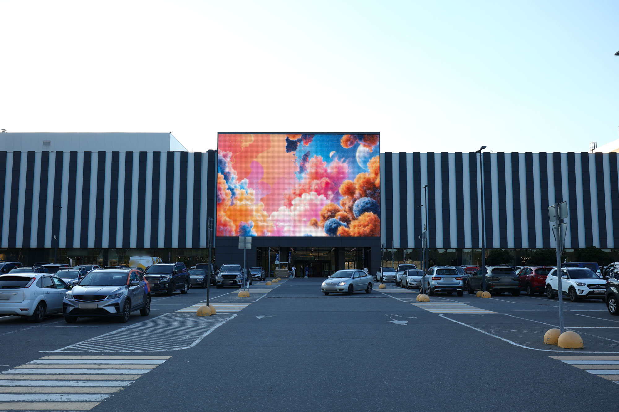 Digital Screen on 23 km Novorizhskoye Hwy (Riga Mall) 2
